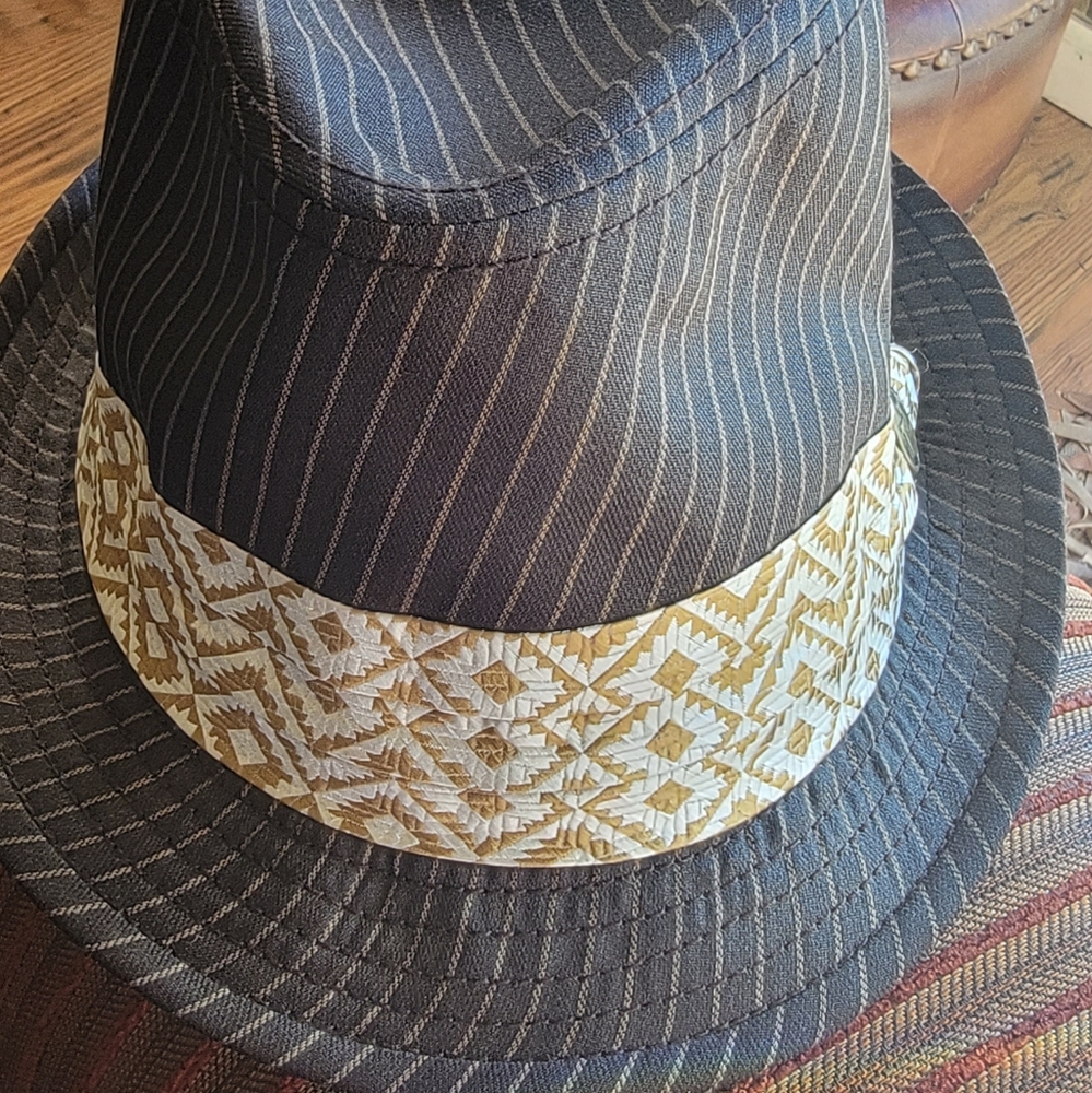 Men S/M hat - Picture 7 of 7